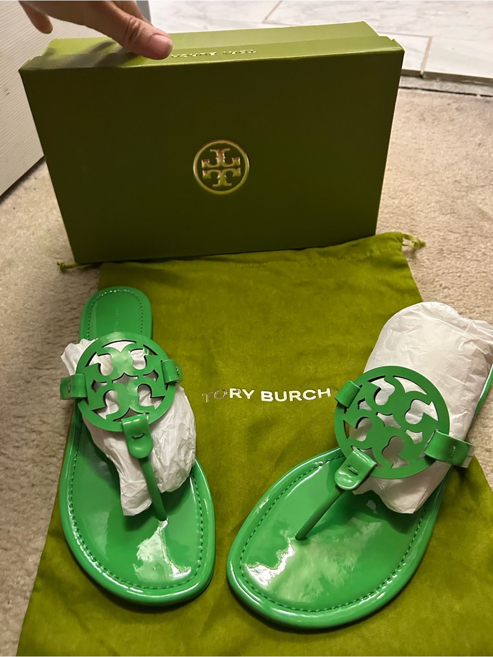 NWT TORY BURCH MILLER patent leather sandals in GORGEOUS green.